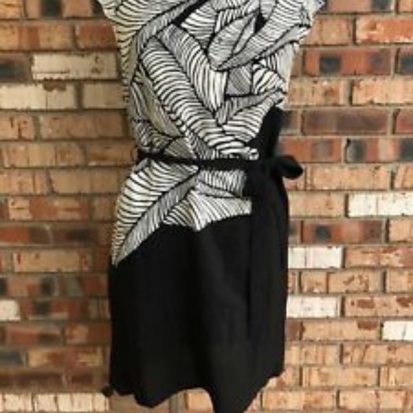 Loft Black Sheath Dress with White Leaf Detail 🖤 - Picture 2 of 5